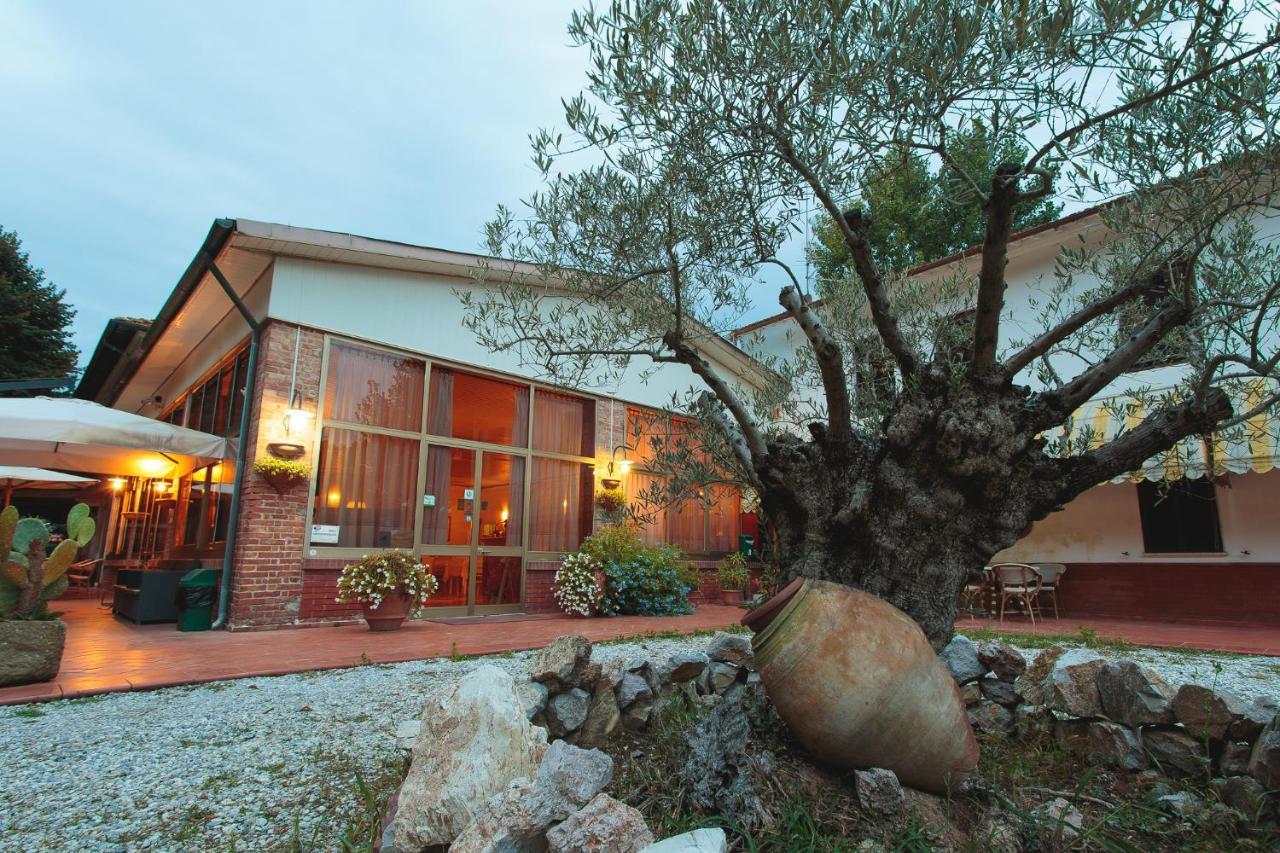 Hotel Giuly Torre del Lago Puccini Exterior foto